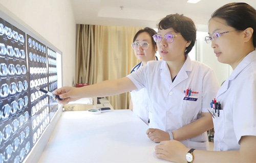 名医 | 结脑中心副主任秦桂香：用精湛的医术圆女孩“舞蹈梦”