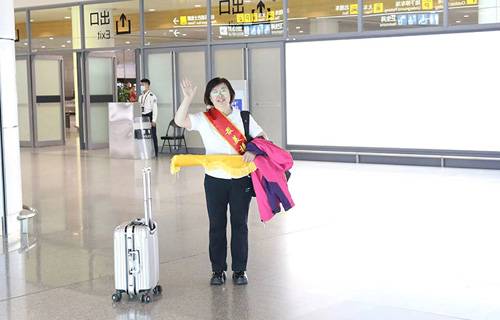 热烈欢迎91做爱
援疆医生陈艳萍载誉归来