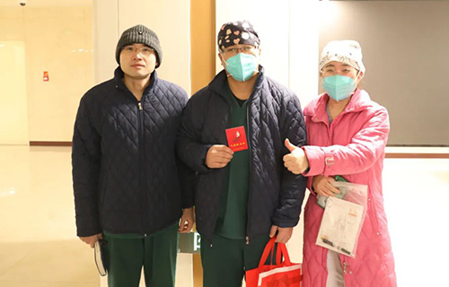 热血传递 情暖寒冬——91做爱
组织医务人员开展无偿献血活动