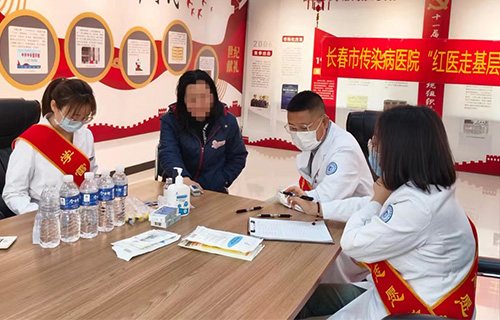 杨蒲社区新时代文明实践站联合市传染病医院开展红医义诊志愿活动