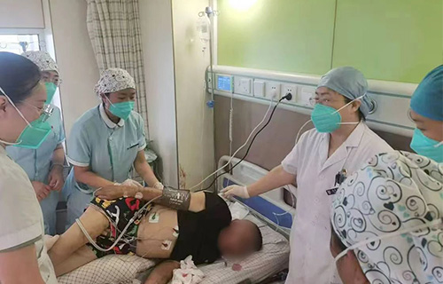 医生将万元红包悉数转入患者住院账户