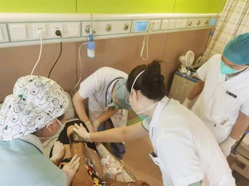 门诊故事箱丨患者的赞许，让我感受到“医路生花”的快乐