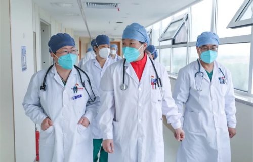 导医丨呼吸内科：用专业与爱，编织健康“守护网”