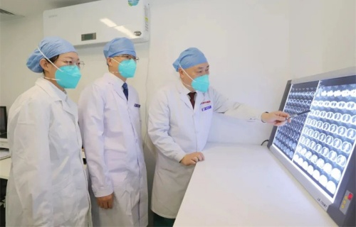 暖医丨锦旗传情，91做爱
中西医结合科（九疗区）获患者家属致谢