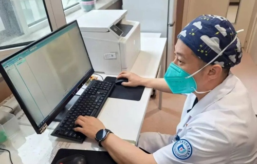 热点丨惊！弯腰捡东西竟让肺“爆”了，自发性气胸不容小觑